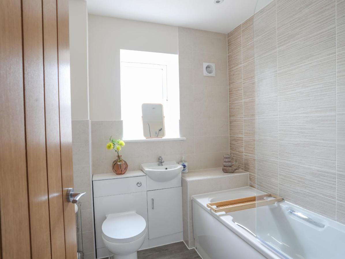 Swn Y Nant Villa Holyhead Exterior photo